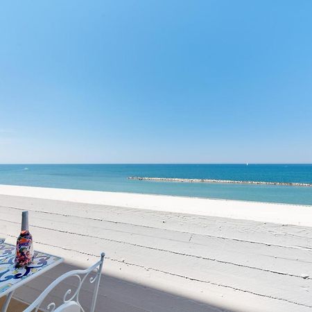 Waterfront Apartment With Seaview Balcony Bari Ngoại thất bức ảnh