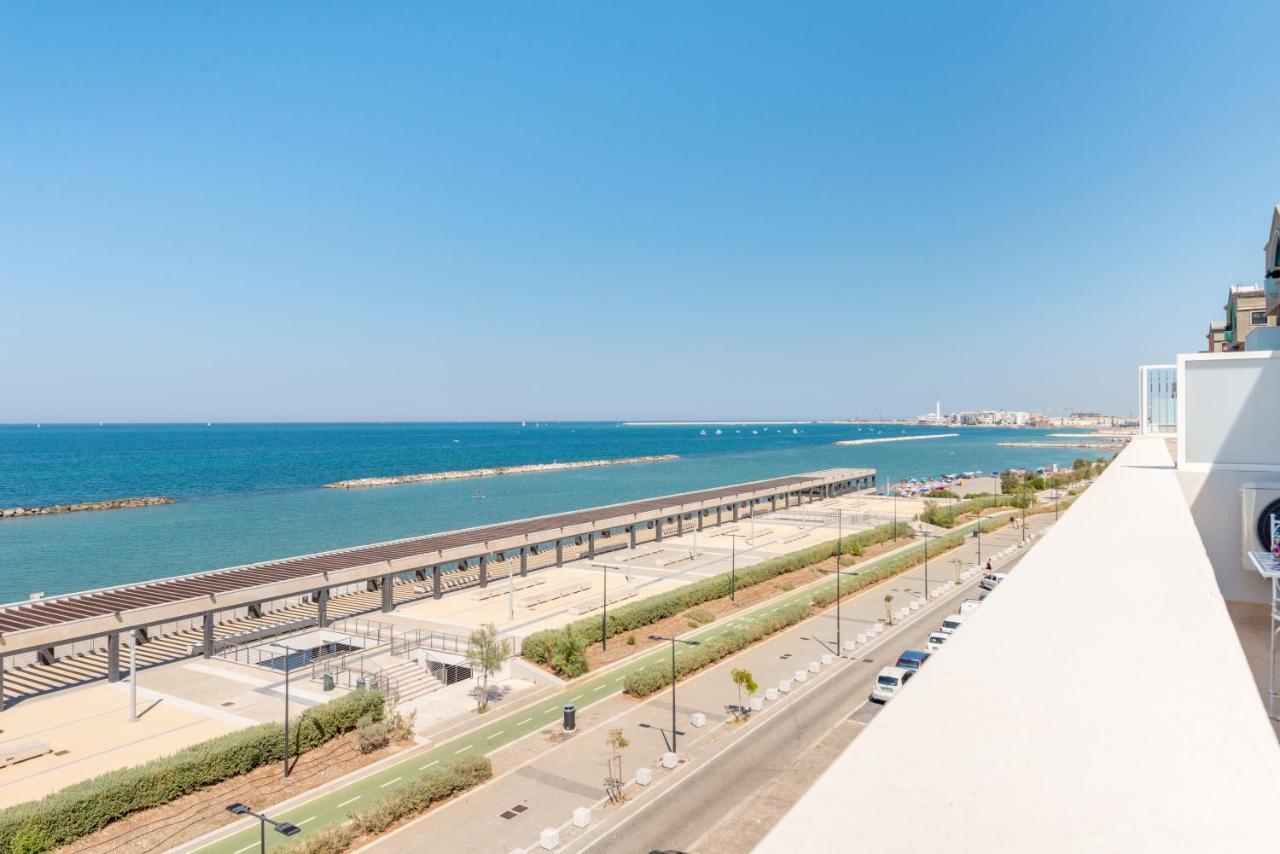 Waterfront Apartment With Seaview Balcony Bari Ngoại thất bức ảnh