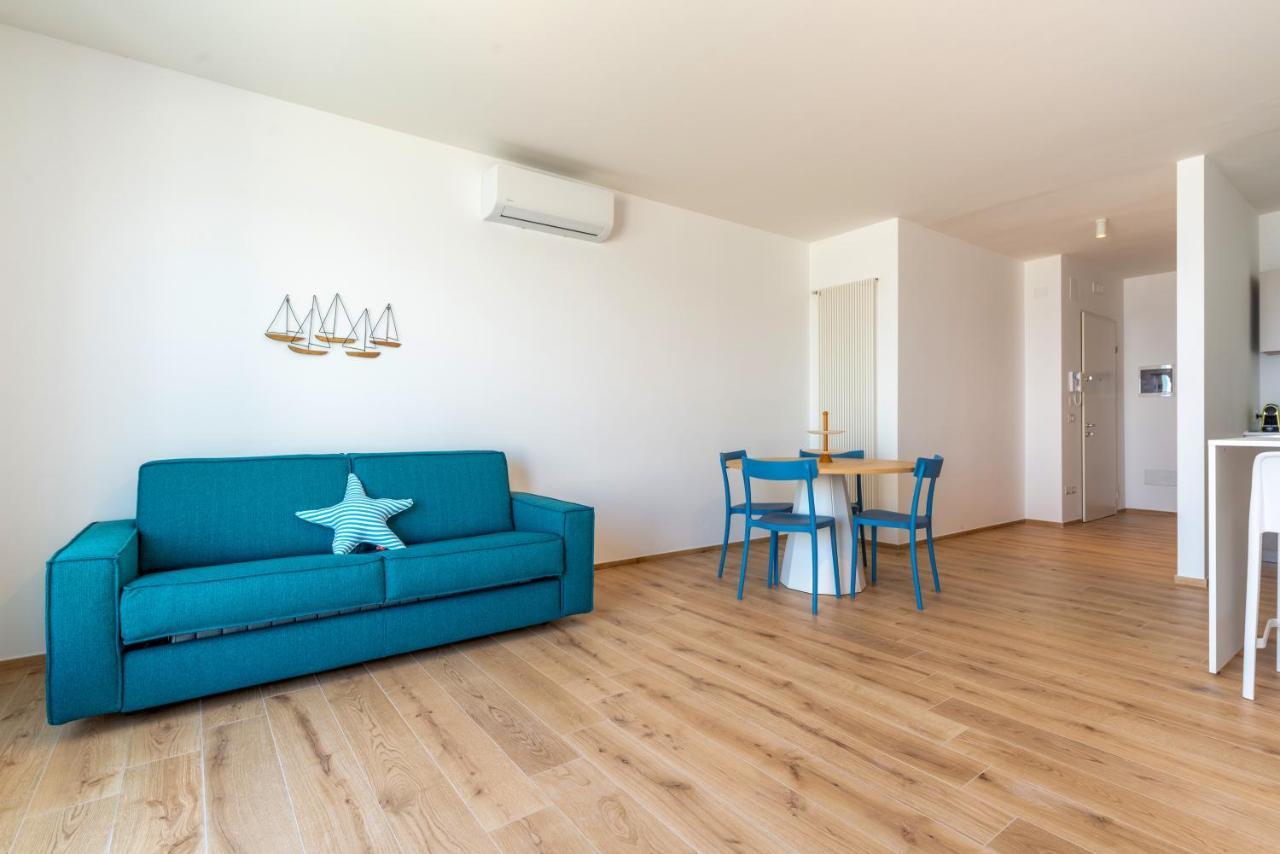 Waterfront Apartment With Seaview Balcony Bari Ngoại thất bức ảnh
