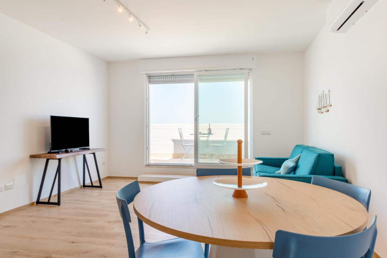 Waterfront Apartment With Seaview Balcony Bari Ngoại thất bức ảnh