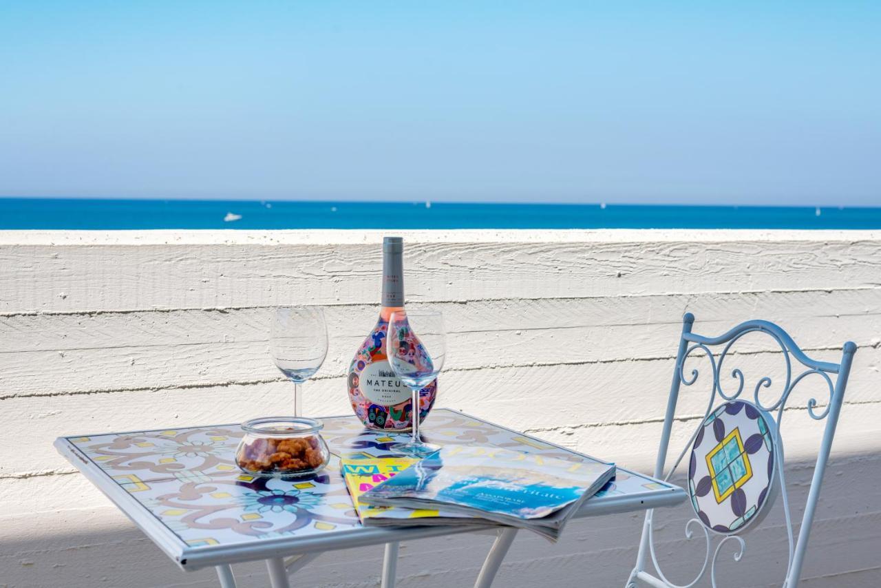 Waterfront Apartment With Seaview Balcony Bari Ngoại thất bức ảnh