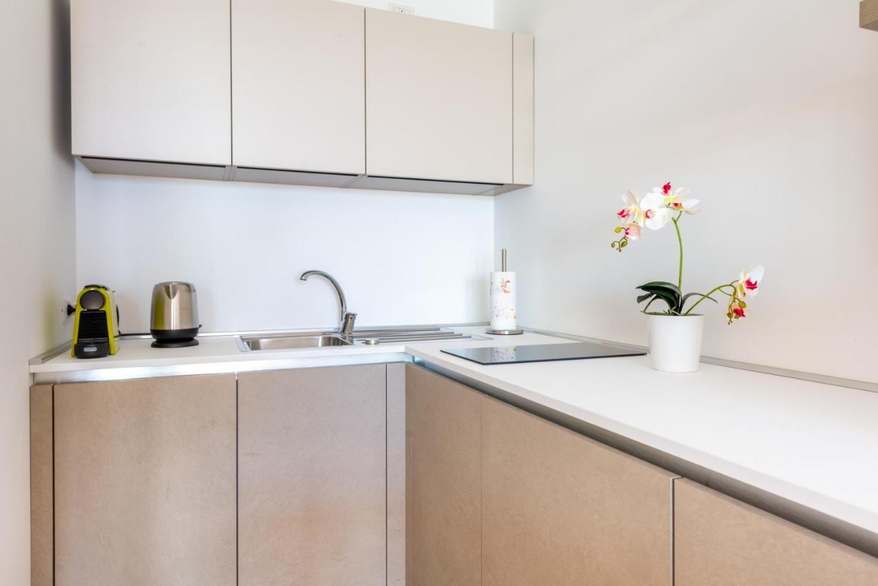 Waterfront Apartment With Seaview Balcony Bari Ngoại thất bức ảnh