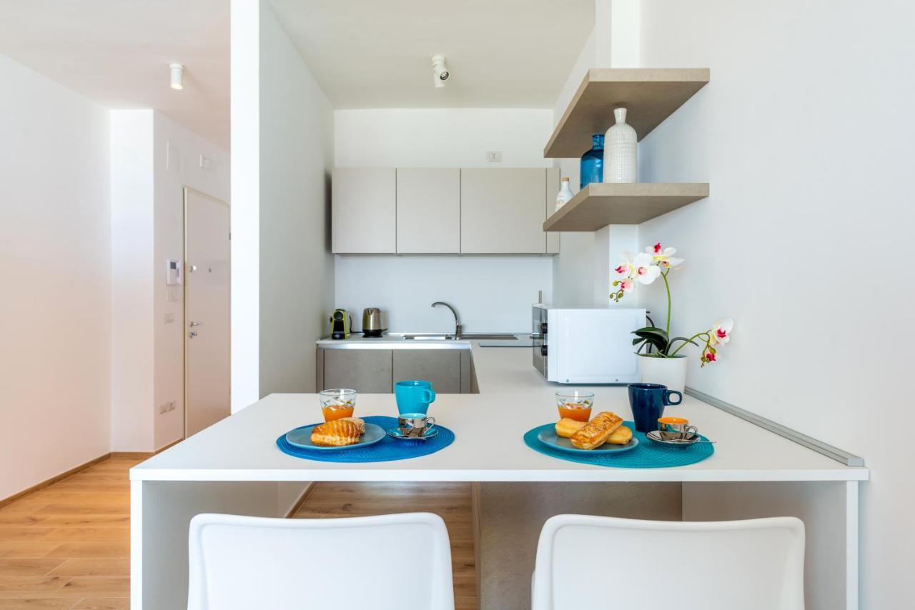Waterfront Apartment With Seaview Balcony Bari Ngoại thất bức ảnh