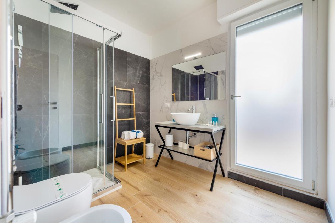 Waterfront Apartment With Seaview Balcony Bari Ngoại thất bức ảnh